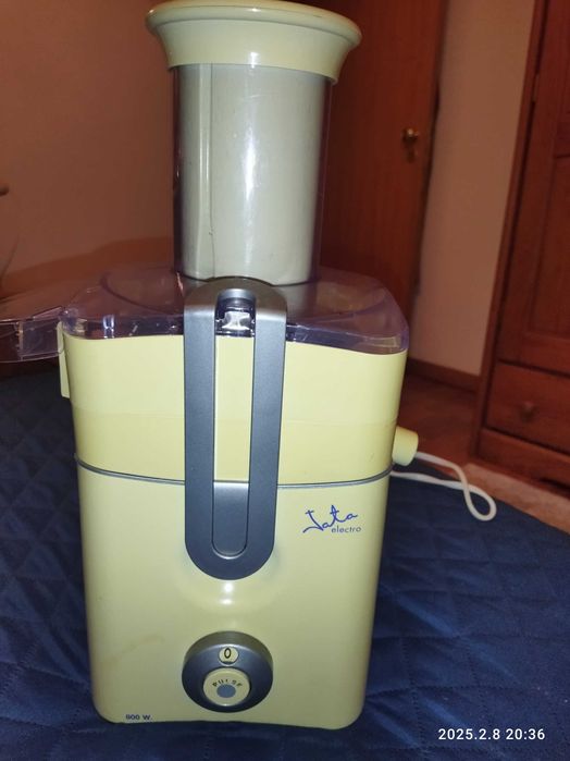 Maquina de sumos(Frutas e legumes)