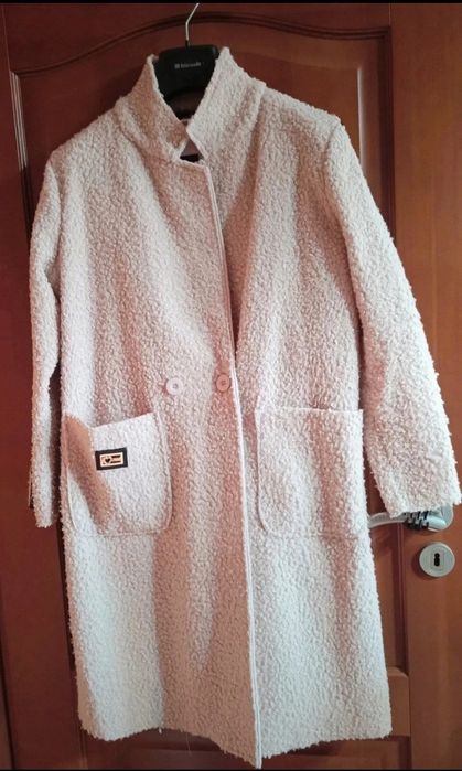 Płaszcz rozmiar 42/44 marki Butik
