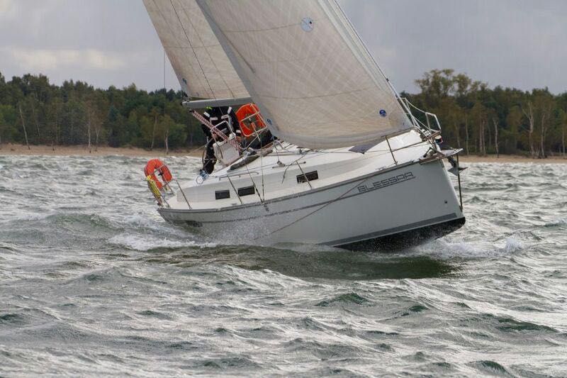 Jacht żaglowy Bavaria 32 (2011 rocznik)