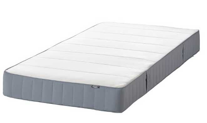 Conjunto cama IKEA SLATTUM 140x200 + colchão VESTMARKA - Excelente Est