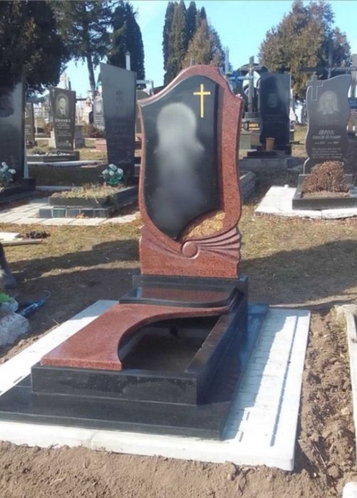 Реставрація старих пам'ятників.