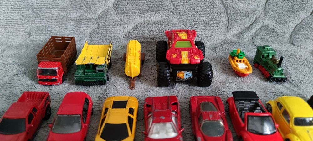 Duży zestaw zabawek aut hotwheels, realtoy, Mattel, Maisto, Welly...