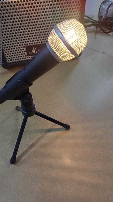 Mikrofon w oryginalnym stylu