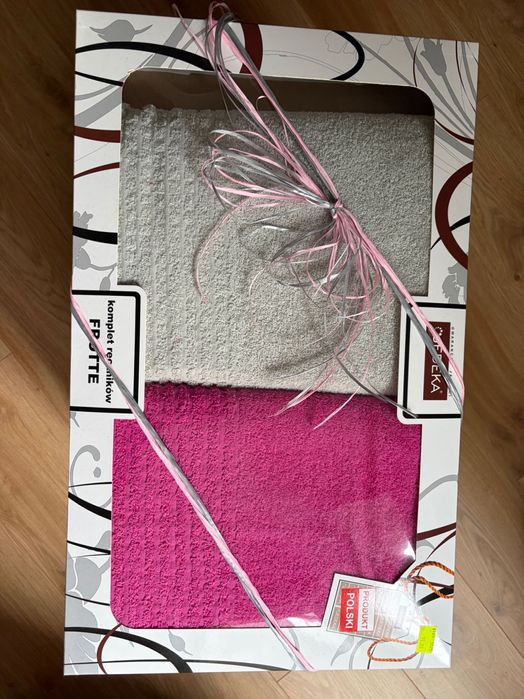 Zestaw komplet ręczników frotte nowy na prezent