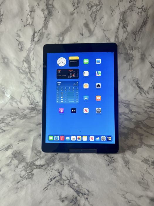 IPad 8 купити вигідно в Україні на OLX.ua