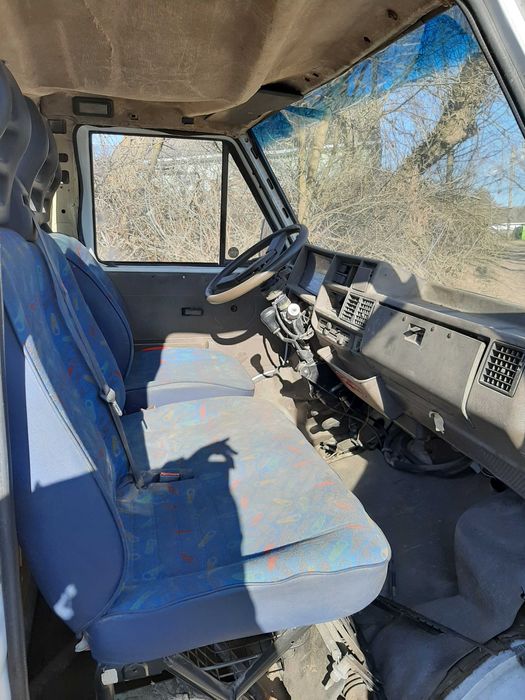 Продам PEUGEOT J5  2004  евакуатор