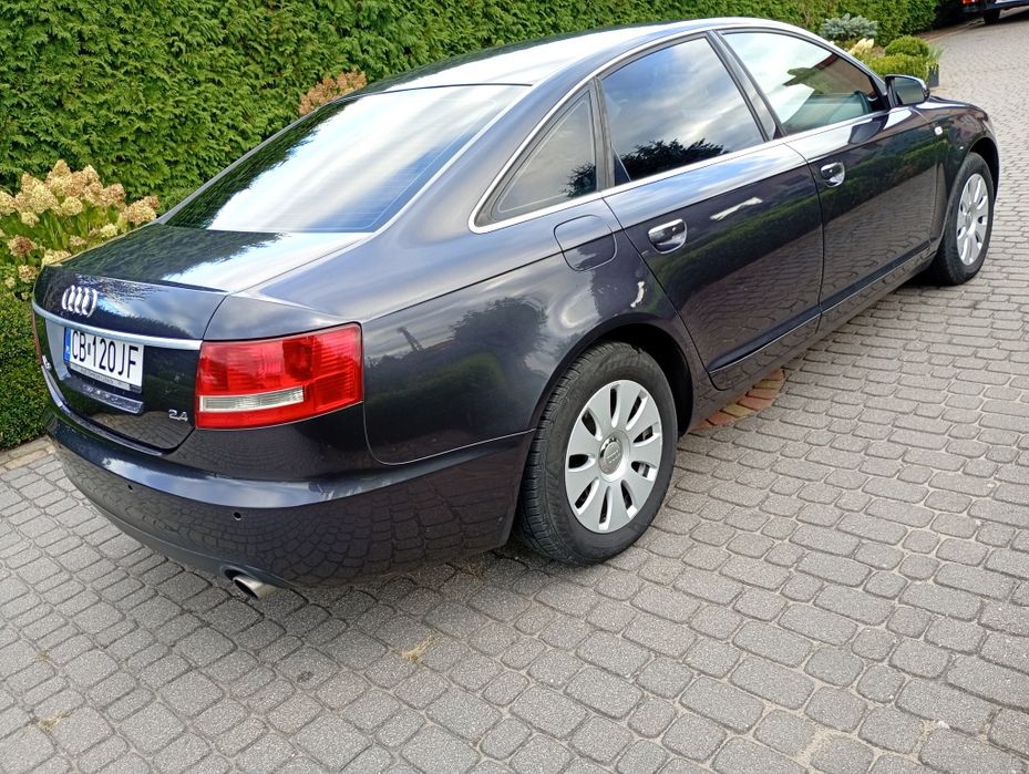 Audi A6 2.4 sedan
