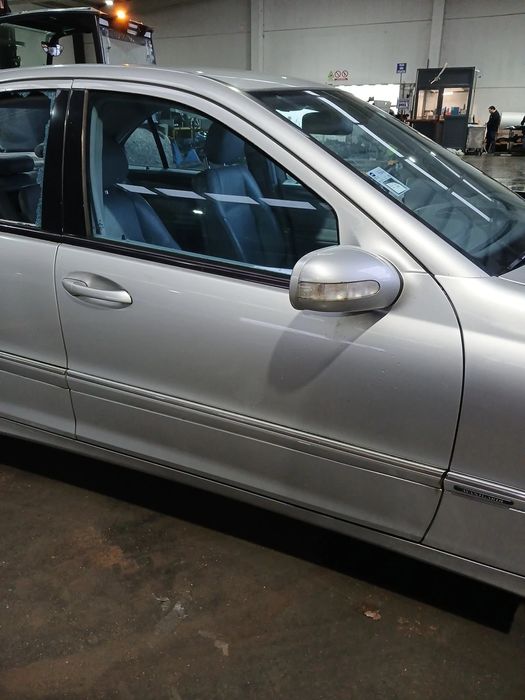 Porta frente direita MERCEDES-BENZ Classe C (W203)