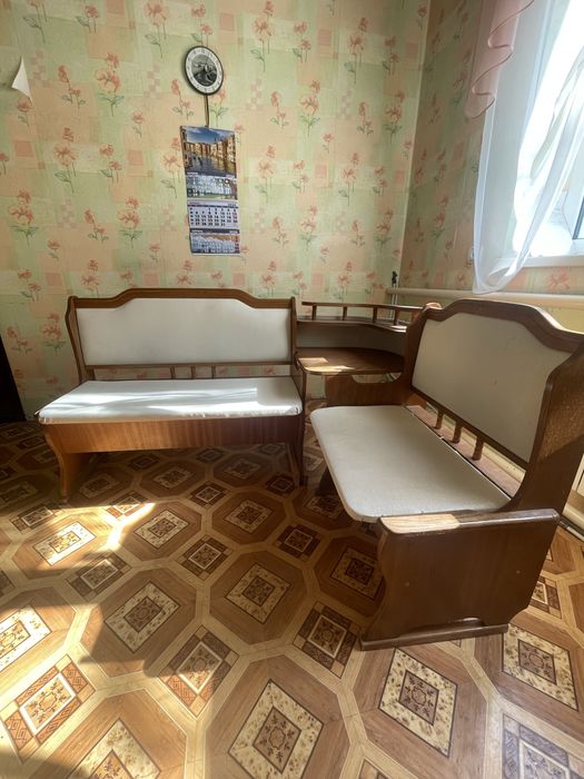 Продам кухоний куточок і стіл
