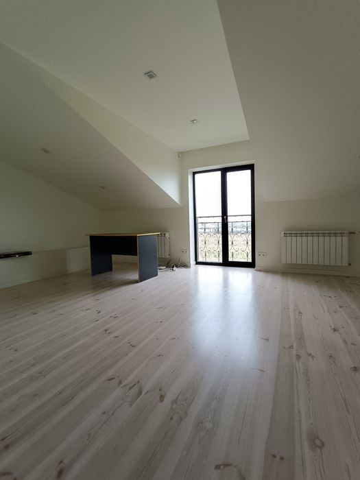 Таунхаус з ремонтом та меблями в Городищі