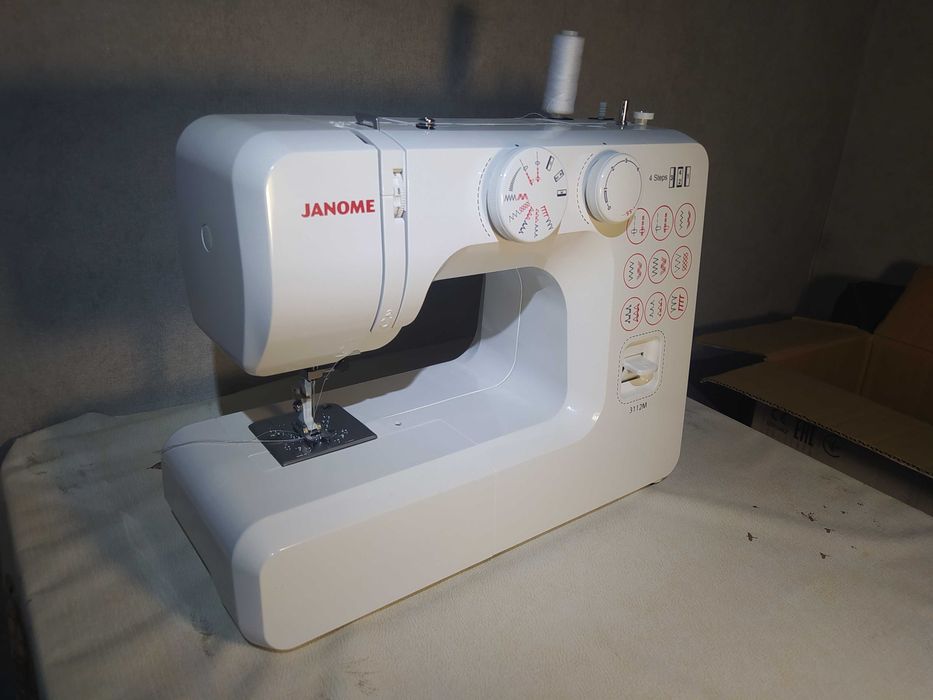 Швейна машина Janome 3112M