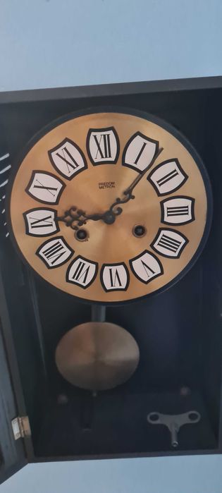 Zegar ścienny wiszący z wahadłem,polski,tanio,okazja!