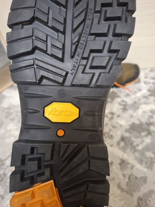 Нові черевики SIXTON Великий розмір