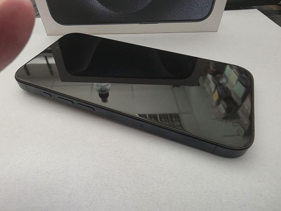 iPhone 15 Pro 128 GB Stan telefonu jest idealny Bateria 100% Jest w kolorze Blue Titanium Wszystko jest 100% sprawne