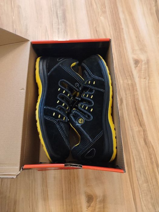 Ochronne obuwie robocze