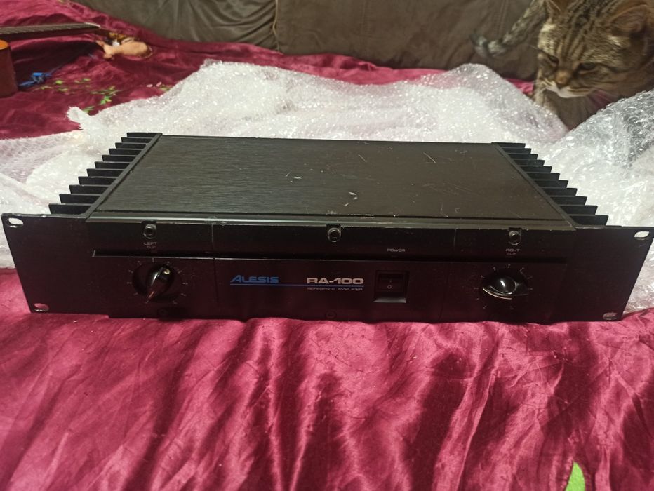 Підсилювач, студійний  Alesis RA 100