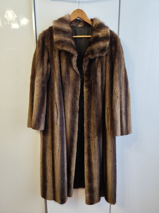 Futro z norek naturalne długie brazowe