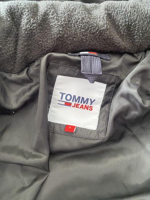 Продам куртку уні секс Tomihil figer