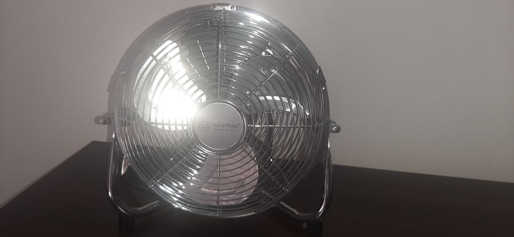 Agradeco que lêem bem o anúncio ,Ventoinha  sem pé  de 3 velocidades como nova