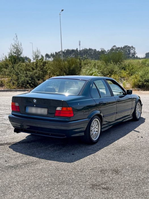 BMW E36 Sedan 30i