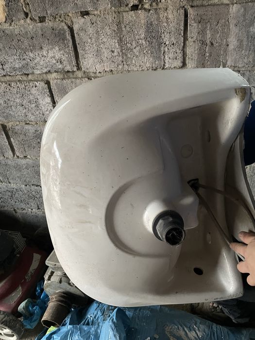 Umywalka z baterią KOLO