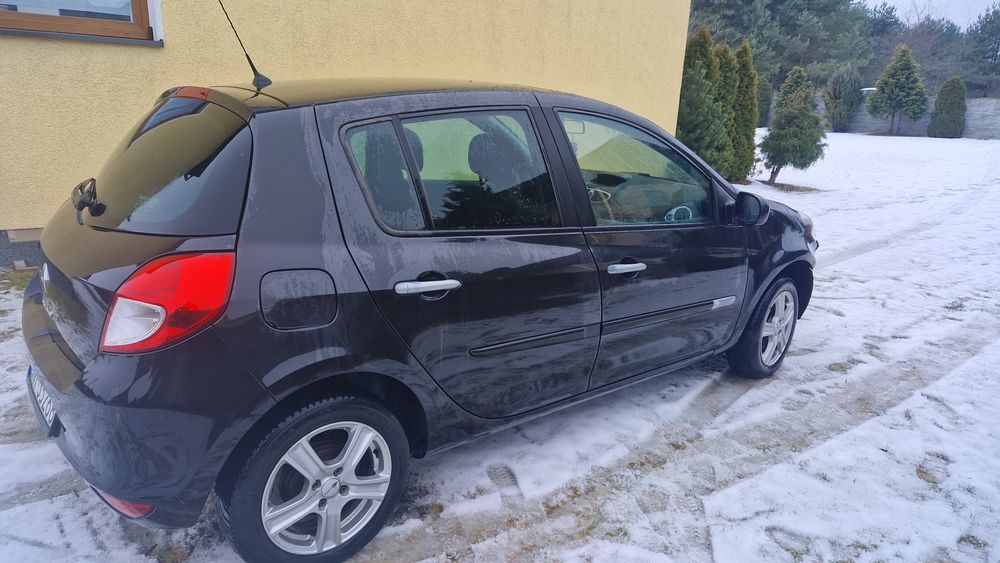 Renault clio 2011 uszkodzony