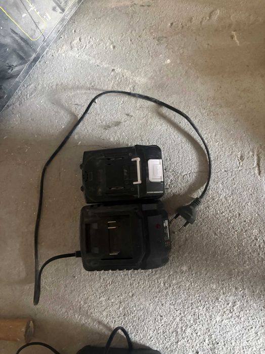 Bateria Lítio STBON 48V + Carregador (Compatível com Várias Ferramentas)