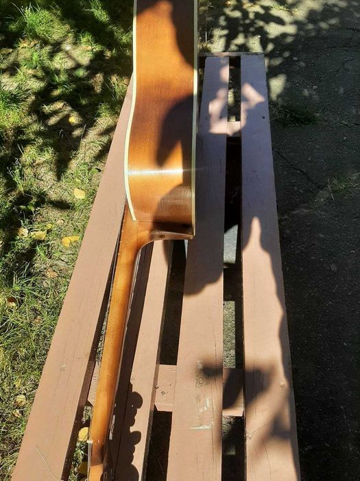 Гитара акустика шестиструнка