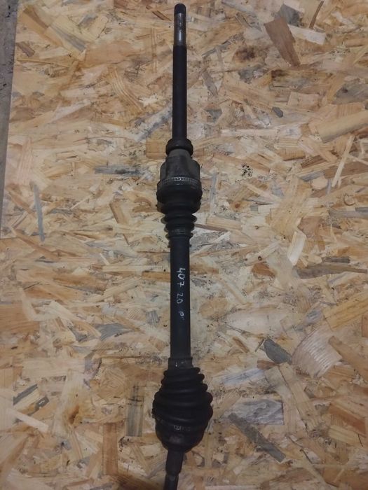 Полуось привід піввісь Peugeot 407 Citroen C5 2.0 права механіка