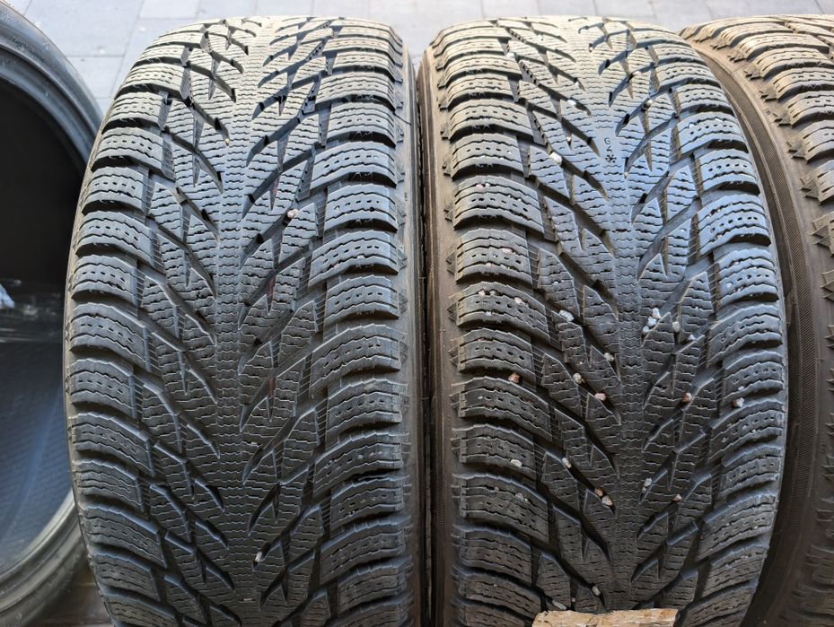 Зимняя резина 235/60 R17 Nokian