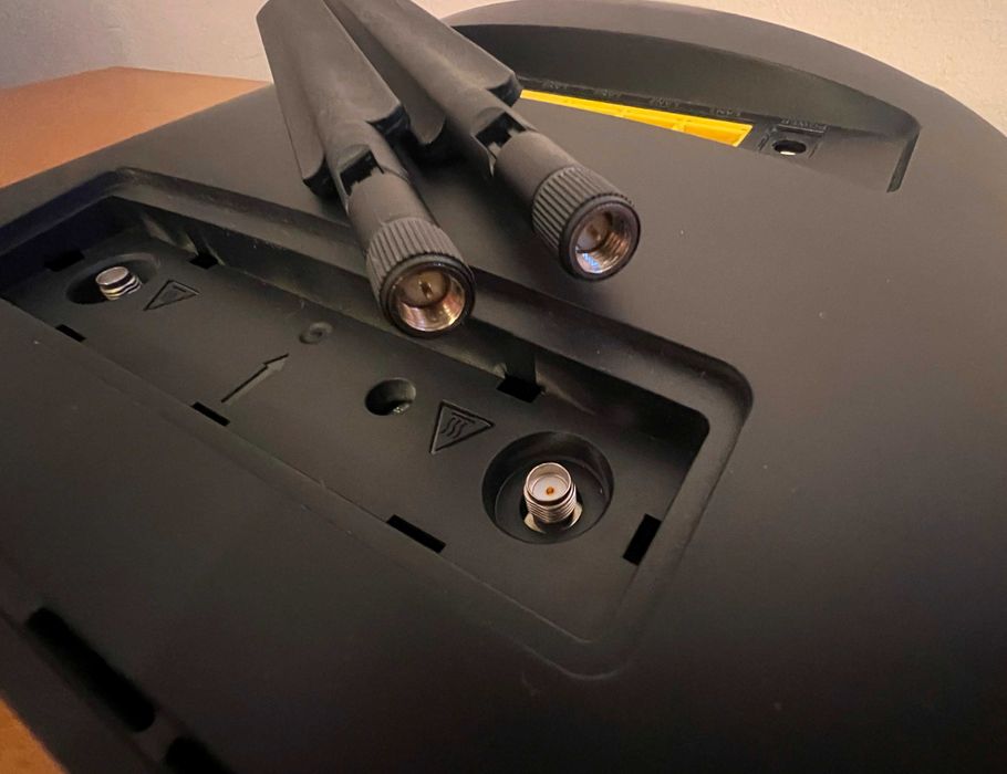 Router LTE Huawei B525 do 300Mbps na kartę sim , dwie anteny