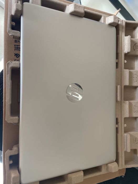 Laptop Lenowo kolor zloty