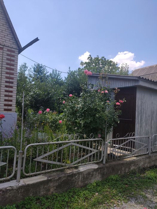 Продається дача в смт.Браїлів