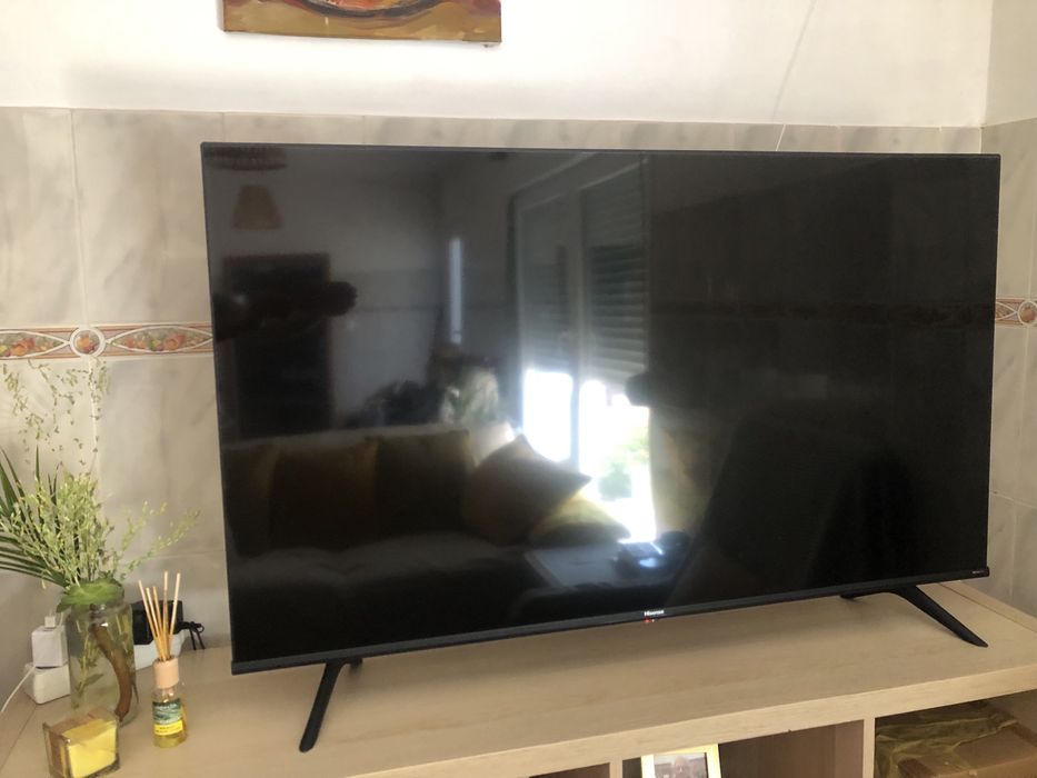 TVsmart Hissence -113cm comprimento,65cm de largura, 130 cm diagonal