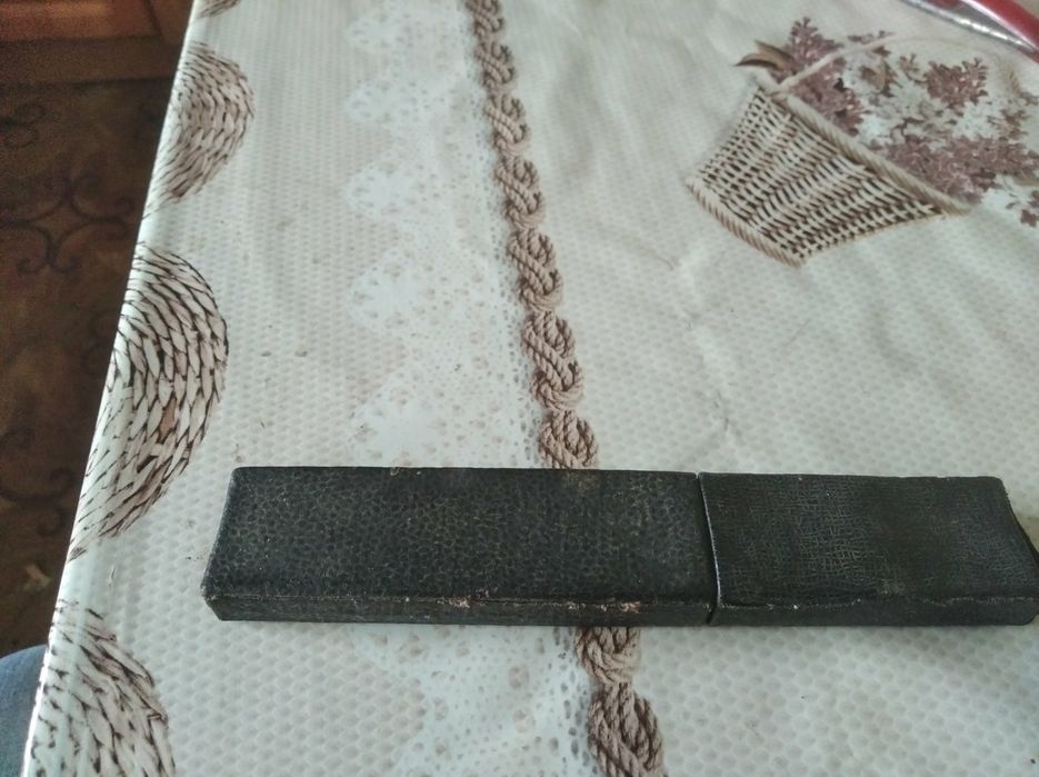 Продам дві старі опасні бритви і ручну машинку стару