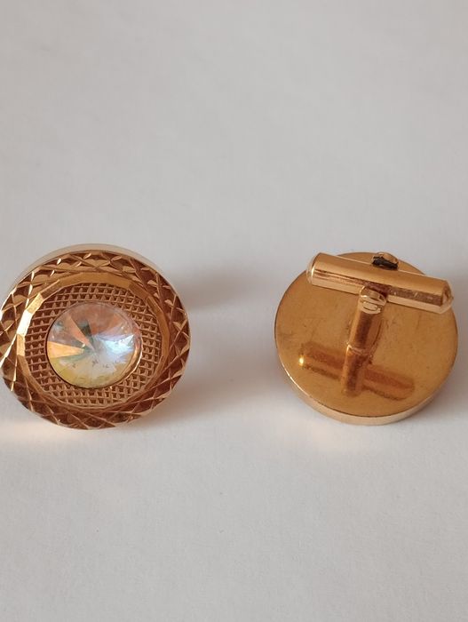 Запонки для сорочки. Ціна 300 грн за пару.