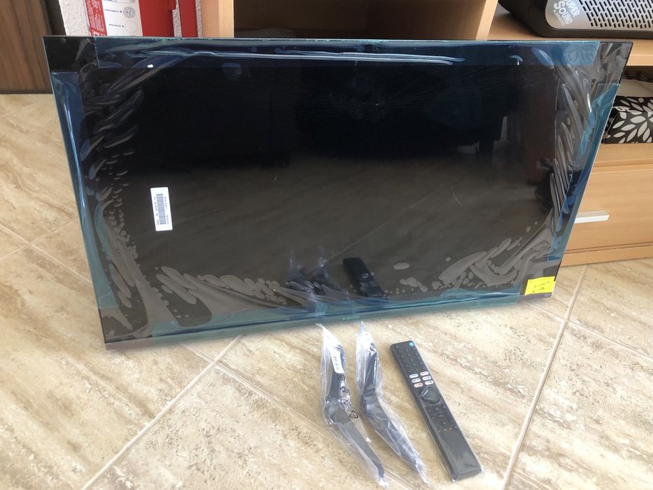 Xiaomi F Pro 32” QLED Smart TV – ecrã danificado – ideal para reparação