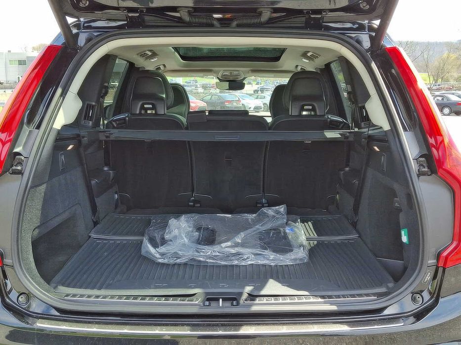 Volvo XC90      2023