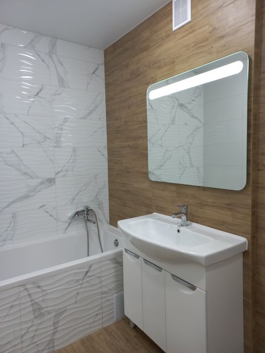 Подобово , розкішна ,сучасна квартира в центрі міста  в новобудові.