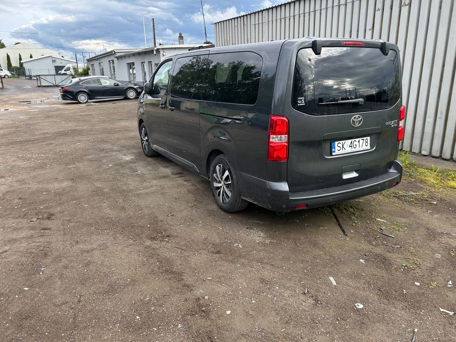 Wynajem busów osobowych i dostawczych