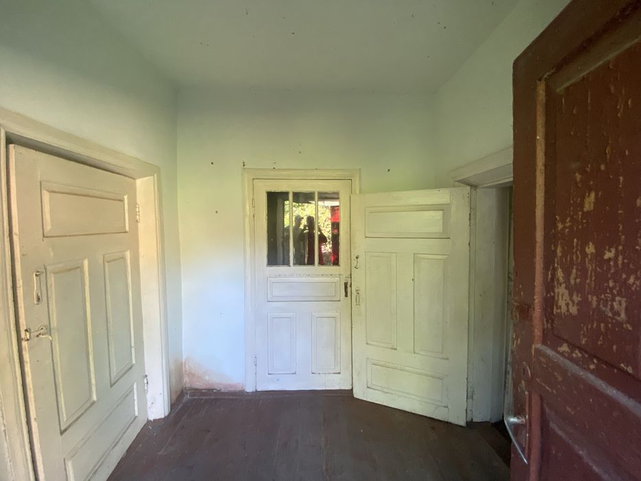 Будинок у Грушівці по центральній вулиці, можна під бізнес