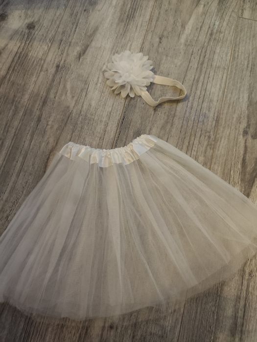 strój spódniczka i opaska 0-12 miesiecy