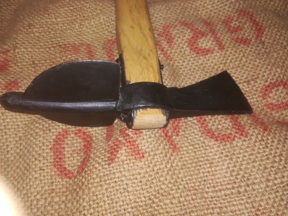 Toporek saperski "włoski" II RP, 1 i 2 wojna 1920 r saperka siekierka