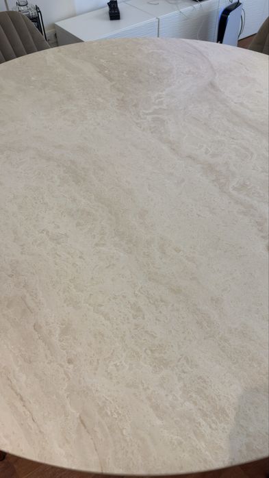 Mesa de jantar EM MARMORE de até 8 lugares