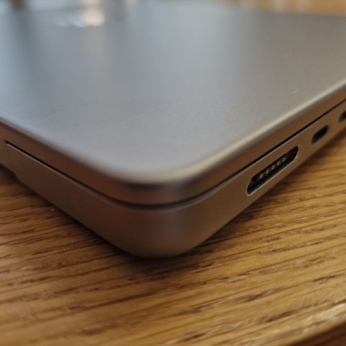 MacBook Pro M1 Pro, 14 cali , 32GB RAM. Stan idealny!