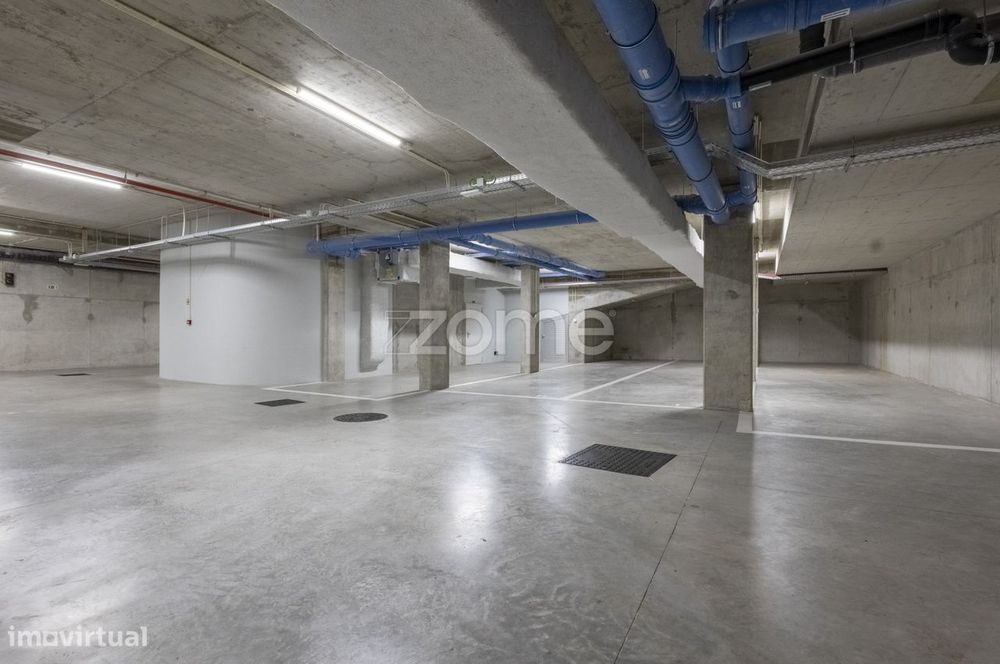 Apartamento T4 Duplex Novo no Prestigiado Edifício Alameda