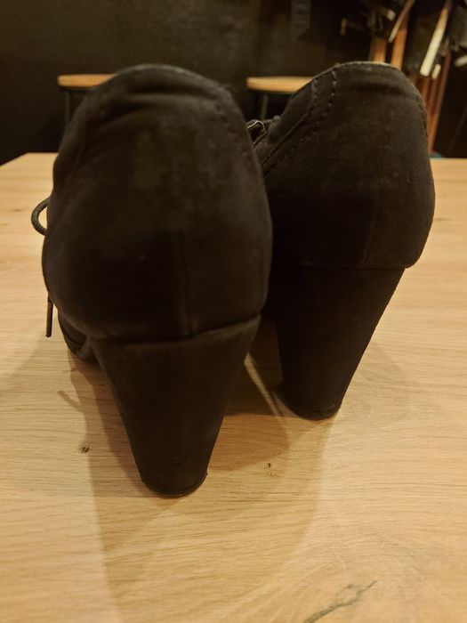 Buty zamszowe czarne