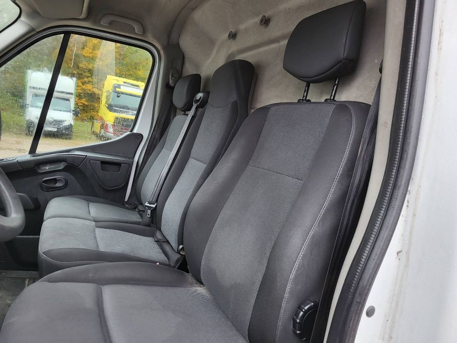 Свіжопригнаний Рено мастер 2018 року