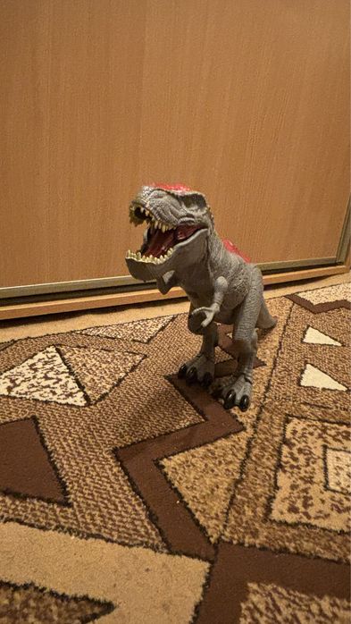 Динозавр пластик