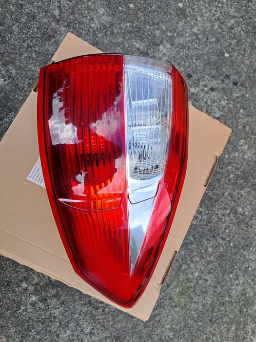 Lampa  prawa tylna ford c-max